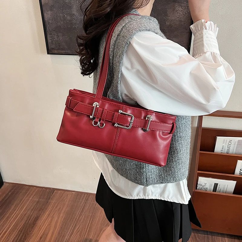 Bolsa Pequena de Ombro – Charme Retrô que Encanta